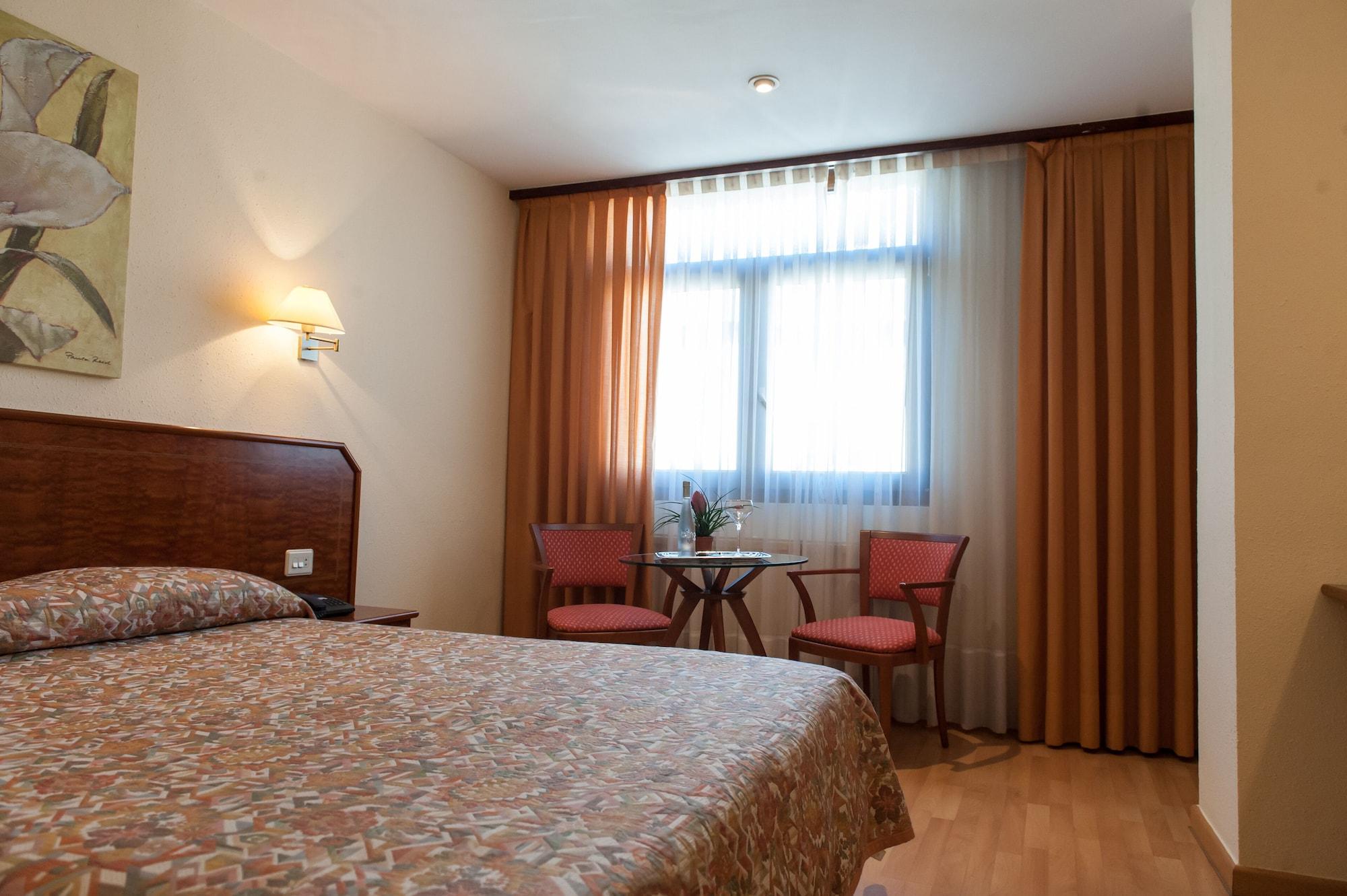 Hotel Unzaga Plaza Eibar Exterior photo