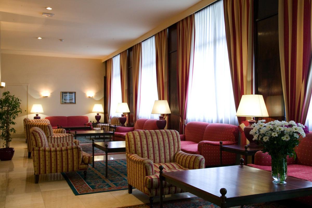 Hotel Unzaga Plaza Eibar Exterior photo