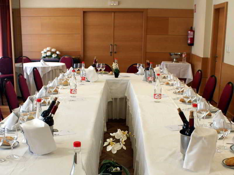 Hotel Unzaga Plaza Eibar Exterior photo