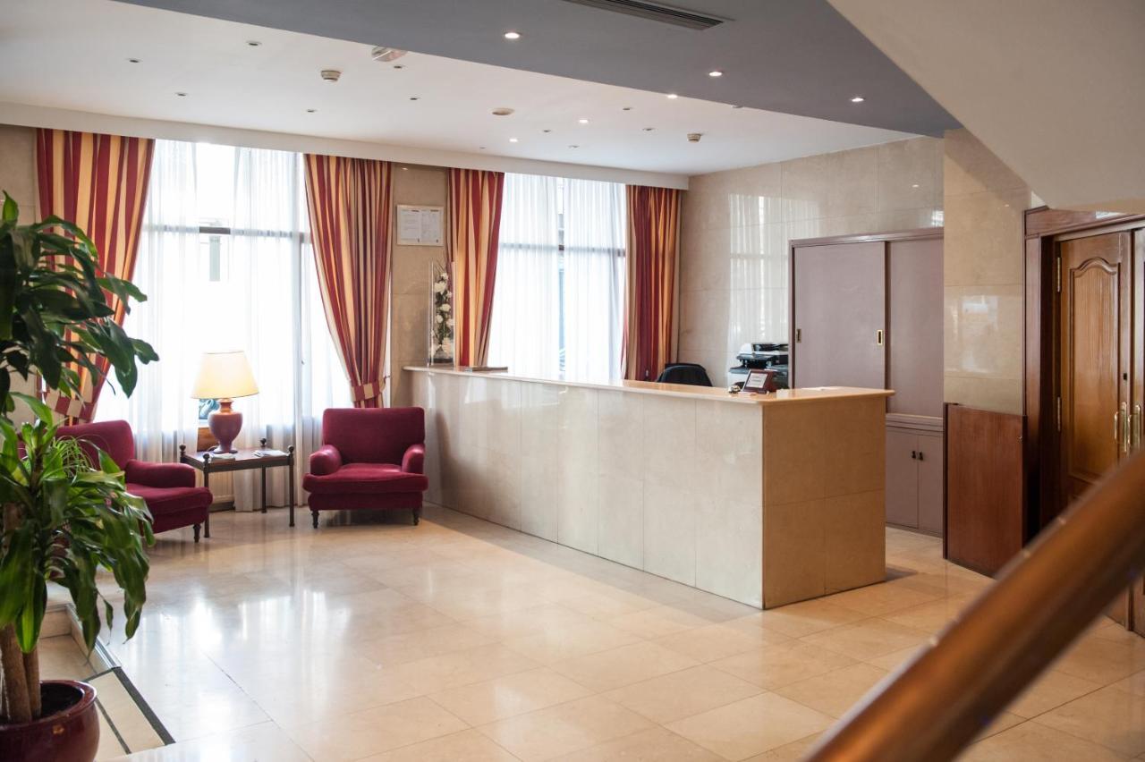 Hotel Unzaga Plaza Eibar Exterior photo