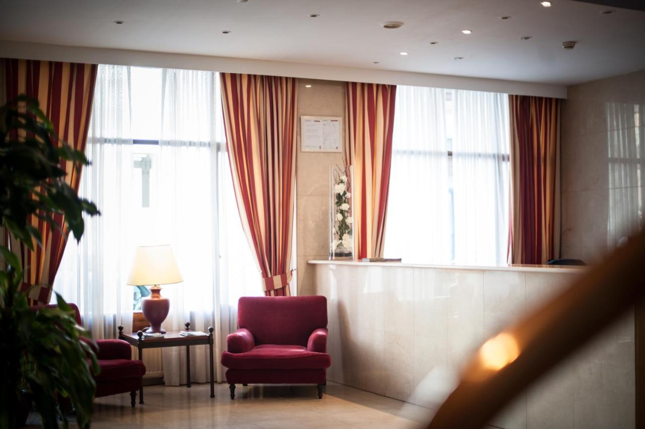 Hotel Unzaga Plaza Eibar Exterior photo